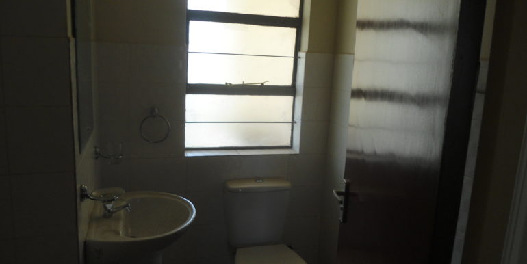 Kahawa Downs Common Washroom